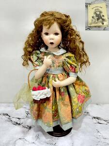 カドー/Cadeaux/Porcelain doll/ビスクドール/ドール/西洋人形/人形/女の子/野いちご/カゴ/玩具