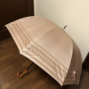 大きな日陰を作ってくれる、完全遮光の大きなパラソル　UVカット加工/ウレタンコーティング