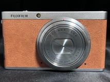 3369 【ジャンク】 Fujifilm X Series XF1 12.0MP Compact Digital Camera フジフイルム コンパクトデジタルカメラ 0223_画像2