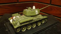完成品　リアル　カットモデル　兵隊も　1/35 ドラゴン T-34/85 1944年型 戦車 ソビエト軍 ソ連_画像5