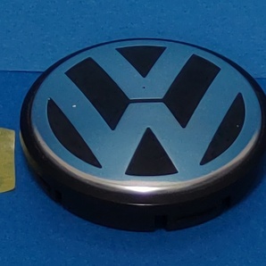 3ヶのみ出品 送料込み Made in Germany VW ホイールセンターキャップ 本国純正 PCD100用 中古品 ポロ などに フォルクスワーゲンの画像4