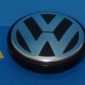3ヶのみ出品 送料込み Made in Germany VW ホイールセンターキャップ 本国純正 PCD100用 中古品 ポロ などに フォルクスワーゲンの画像2