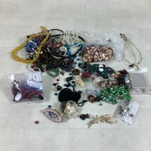 B3018【大量】アクセサリー. まとめ. ■ネックレス. ■ブレスレット. ■ブローチ. ■指輪 リング. ■スワロフスキー. ケース等込み約10kg_画像10