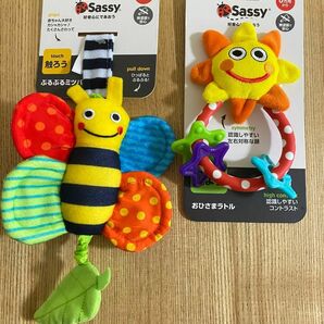 sassy ぶるぶるみつばち　ラトル　おひさまガラガラ　新品未使用　