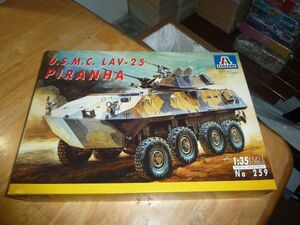 1/35　LAV-25　ピラニア ピラーニャ 水陸両用 8輪式歩兵戦闘車 イタレリ ITRALERI