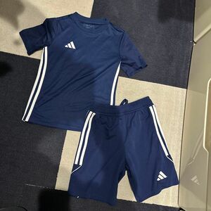 140㎝ adidas トレーニングウェア