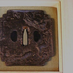 〇 鉄地角鍔・雲龍図・刀装具・刀剣・小道具・(く-7)