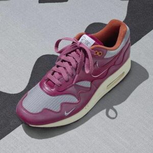 PATTA x NIKE AIRMAX 1 "Night Maroon" DO9549-001