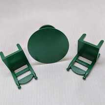 中古品◆シルバニアファミリー　緑の家具【丸テーブルセット】◆元箱入り_画像3