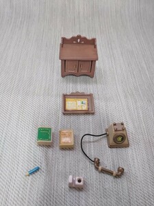 中古品◆シルバニアファミリー　家具【電話&電話台セット】◆元箱無