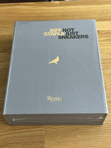 Jeff Staple Deluxe: Not Just Sneakers リッツォーリ デザインアートブック