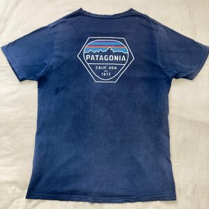 patagonia　パタゴニア　SLIM FIT　ロゴ プリント Tシャツ　ポケット付き　ネイビー/紺　L　STY39157