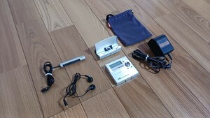 ☆美品☆　SONY　ソニー　MZ-R909　MDLP　MDウォークマン　WALKMAN MDプレーヤー　MDレコーダー ポータブルMDプレーヤー