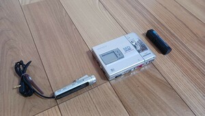 ☆美品☆　SONY ソニー WALKMAN ウォークマン MDウォークマン ポータブルMD MZ-R50