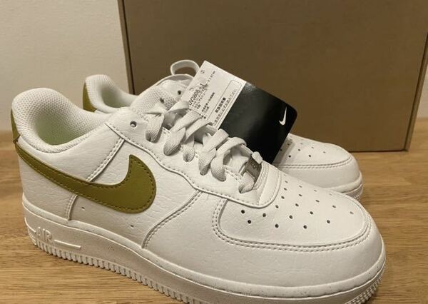 即決23.5cm NIKE AIR FORCE1 ナイキ エアフォース1 スニーカー WMNS AIR FORCE 1 07 ホワイト 白 新品正規