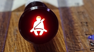 1.【汎用パーツ】12V ＬＥＤ　シートベルト警告灯 赤 シートベルト ランプ　車検等に
