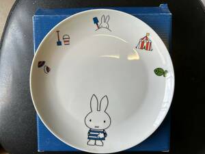  Miffy . plate blue 