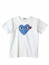 (D) PLAY COMME des GARCONS プレイ コムデギャルソン ハート プリント ワッペン 半袖 Tシャツ L ホワイト 送料250円_画像1