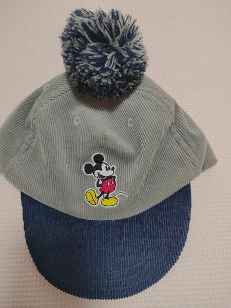 ディズニー　ミッキーマウス　ポンポン付き　キャップ　帽子