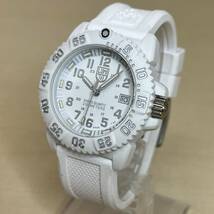 美品 ルミノックス xs.7057.wo 200mダイバーズ ユニセックス 腕時計 ホワイト 白 アウトドア ミリタリーウォッチ_画像1