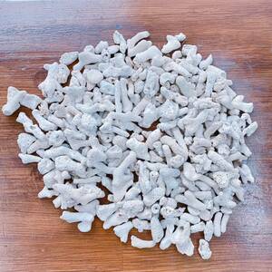  natural coral .. bacteria breeding . fiber ring filter media water quality .. eminent filter media .. material 900g stone coral stone fossil coral 