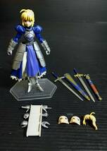 吉海F204 Fate フィギュア まとめ 可動フィギュア figma セイバー 甲冑バージョン セイバーオルタ リボルテック セイバーオルタ 現状品_画像8