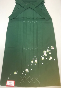 身長175～☆3L☆紐下102☆さくら刺繍袴☆緑☆ポリエステル【花みやこ】