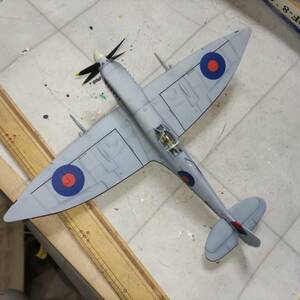 1/48 イギリス空軍　スピットファイア偵察機型完成品