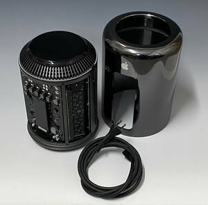 ss1【円筒フルスペックMac Pro 美品】Mac Pro Late 2013 12コア 2.7GHz、FirePro D700、64GBメモリ、1TBSSD