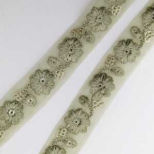 インド刺繍リボン　約17mm　メッシュ　モスグリーン　花