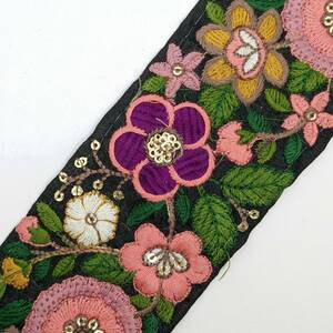 インド刺繍リボン 約58mm 花模様 黒ベース ピンクと紫系