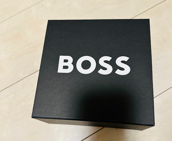 BOSS ギフトボックス、サンローラン、バカラショッピングバック、ラマーの保冷バック付