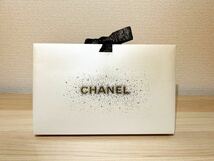 ★新品 未使用★非売品★ CHANEL シャネル ホリデー チャーム ラッピング ロゴ ネックレス キーホルダー ノベルティ クリスマス 限定 2023_画像4