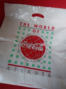 【新品未使用】コカ・コーラ 『Coca-Cola ATLANTA』手提げ袋 フロストバッグ(抜き手)〈2枚〉★レア非売品★処分価格★Coca-Cola★大判