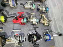 【ジャンク品】管1Y180 リール スピニングリール　DAIWA 　SHIMANO　他メーカー色々　まとめて36個　動作未確認_画像5