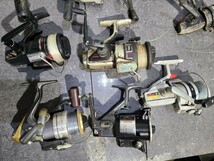 【ジャンク品】管1Y180 リール スピニングリール　DAIWA 　SHIMANO　他メーカー色々　まとめて36個　動作未確認_画像9