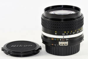 美品　Nikon Ai-S NIKKOR 28mm f3.5 マニアルフォーカス 一眼レフカメラ用交換レンズ　広角レンズ　デジカメ使用でフルサイズの高級レンズ