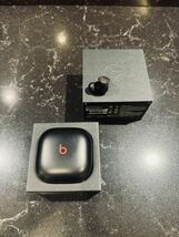 【Beats Fit Pro】ワイヤレスノイズキャンセリングイヤフォン — Beatsブラック ケース・左のみ 右は欠損_画像1