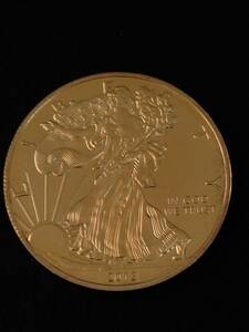 Z28-20)海外丸形記念金貨、コイン、メダル*2013年　アメリカ女神　IN GOD 背鷹*参考品1枚　ゴールド