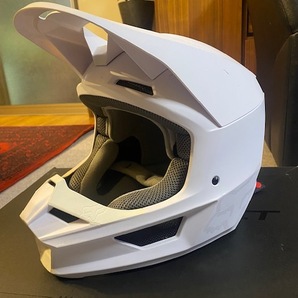 FOX フォックス オフロードヘルメット V1 MATTE Helmet 白 ホワイト Lサイズ 2020モデル 検索）トロイリー Troylee モトクロス の画像1