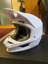 FOX フォックス オフロードヘルメット V1 MATTE Helmet 白 ホワイト Lサイズ 2020モデル　検索）トロイリー Troylee モトクロス　_画像1
