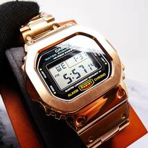 送料無料・新品・Gショックカスタム本体付きDW5600デジタル腕時計フルステンレス製ローズゴールドベゼル＆ベルト・フルメタルモデル _画像1