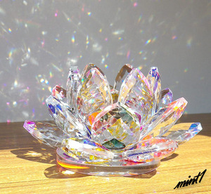 Art hand Auction [Pour un porte-bonheur] Objet Lotus arc-en-ciel Feng Shui Suncatcher guérison intérieur Figurine cristal présent, œuvres faites à la main, intérieur, marchandises diverses, ornement, objet