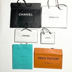 Chanel / Tiffany / Louis Vuitton Paper Back Shopper Рука -Ассекомплектованная марка. 6 штуки Chanel Tiffany Vuitton ■ sac71