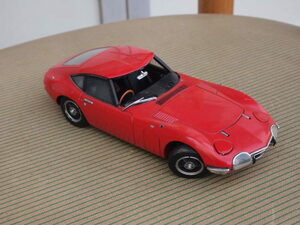 金属製　ＴＯＹＯＴＡ２０００ＧＴ　事故車　要修理品　縮尺1/24 らしい　ジャンク