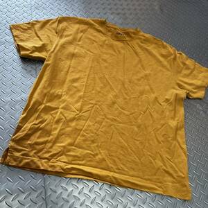 米軍放出品 沖縄　オークル　黄土色　イエロー　 NAVY Tシャツ ランニング　トレーニング　LARGE 　(INV D#06)