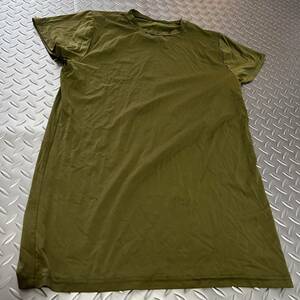 US 米軍放出品　Tシャツ　アンダーシャツSMALL OD ランニング　スポーツ　サバゲ　(INV D#46)