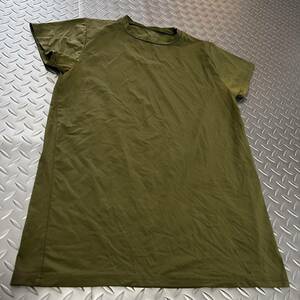 US 米軍放出品　Tシャツ　アンダーシャツSMALL OD ランニング　スポーツ　サバゲ　(INV D#47)