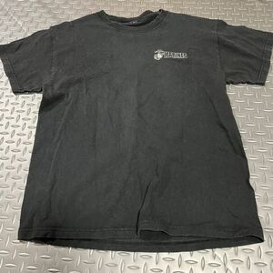 US 米軍放出品　沖縄　MARINE First to Fight Tシャツ おしゃれ　BLACK (INV M11)