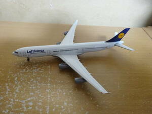 1/400　ヘルパ　ルフトハンザ航空　A340-300